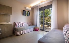 Filippos Apartments & Studios
